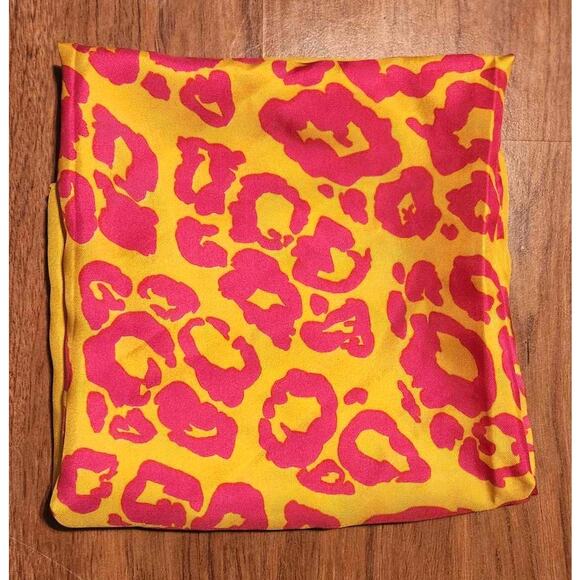 Vintage HAULIVETRIGERE Pauline Trigère Yellow-Gold Pink Leopard Print Lg Scarf - Picture 5 of 7
